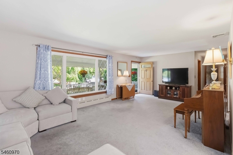 16 Prospect Pl Property Photo 6