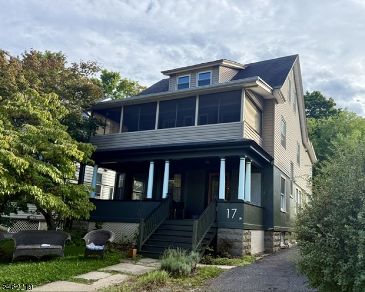 17 Oxford St Property Photo 1