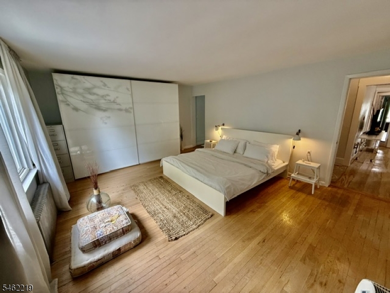 17 Oxford St Property Photo 23