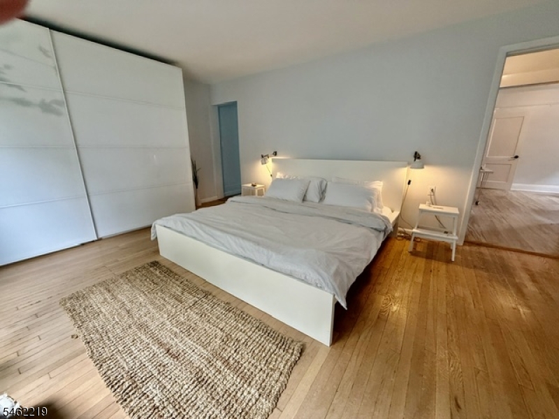 17 Oxford St Property Photo 24