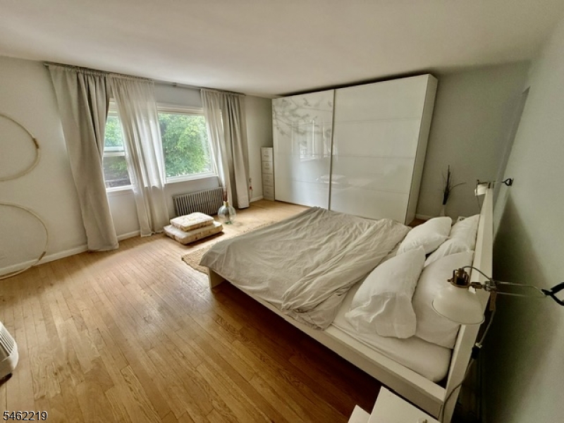 17 Oxford St Property Photo 25