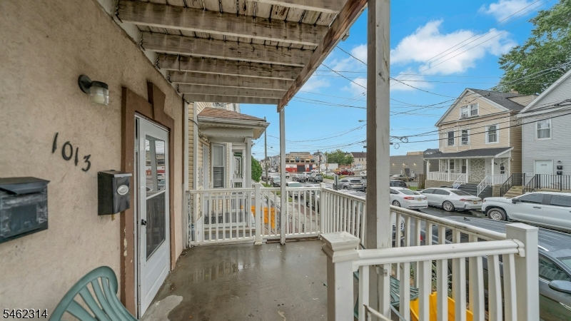 1013 Flora St Property Photo 2
