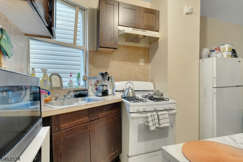1013 Flora St Property Photo 4