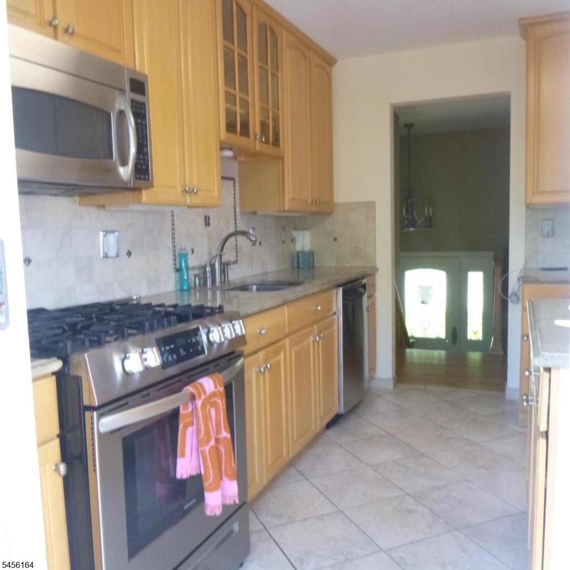 407 Lafayette Ave Property Photo 2