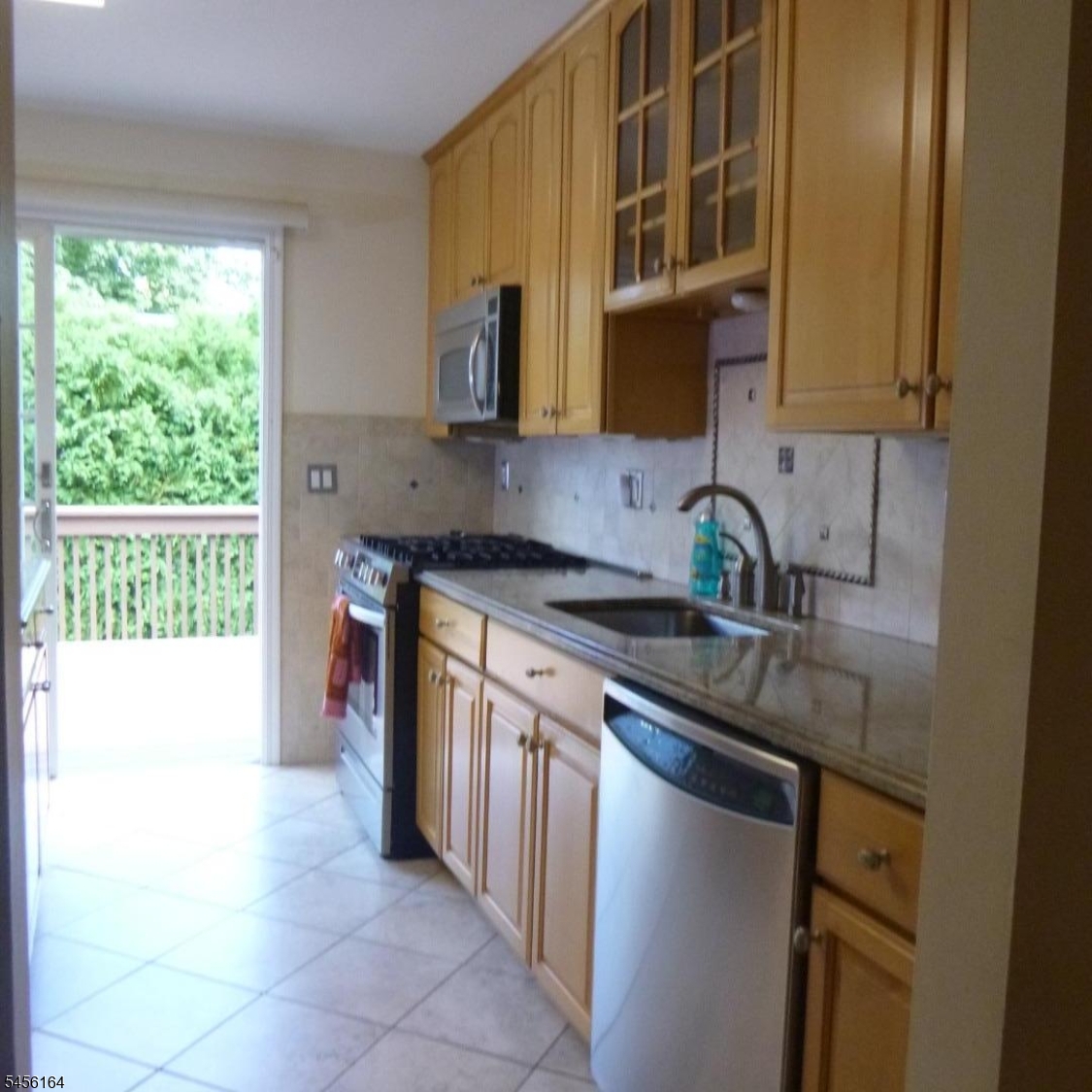407 Lafayette Ave Property Photo 3