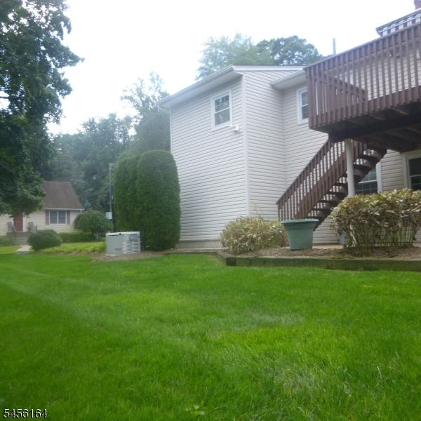 407 Lafayette Ave Property Photo 5