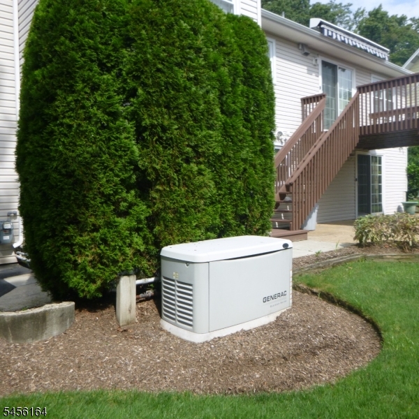 407 Lafayette Ave Property Photo 11