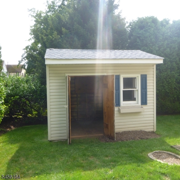 407 Lafayette Ave Property Photo 17