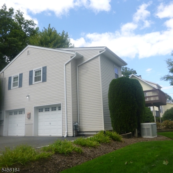 407 Lafayette Ave Property Photo 19