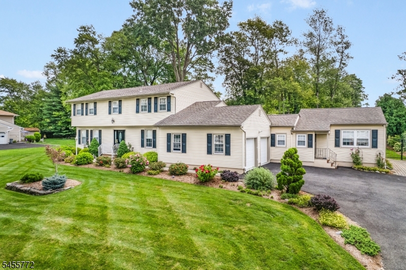 6 Selmar Ter Property Photo 1