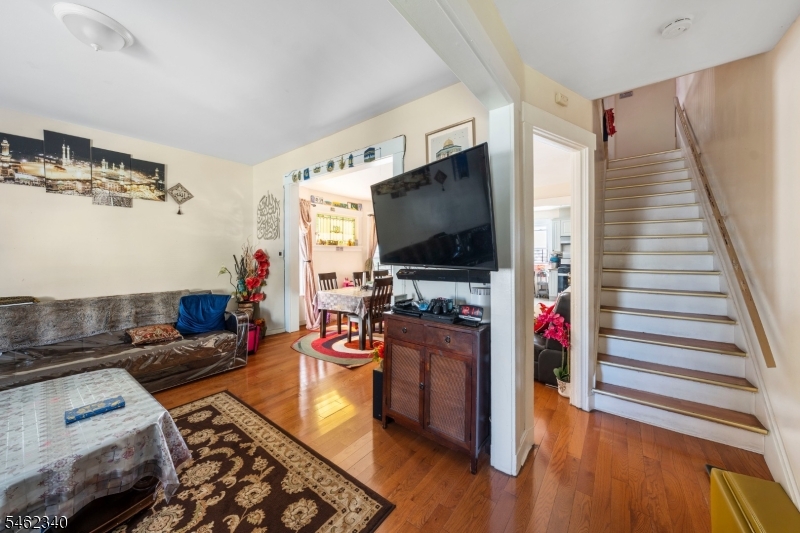 324 Chilton St Property Photo 8