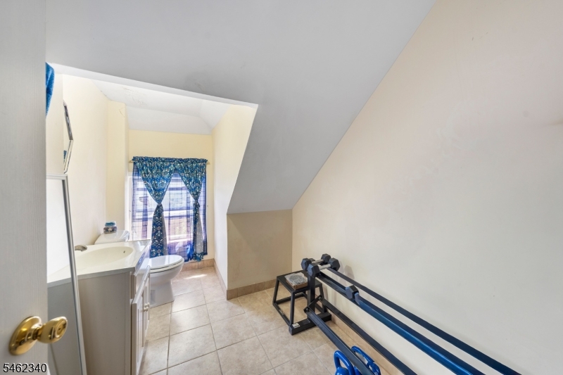 324 Chilton St Property Photo 38