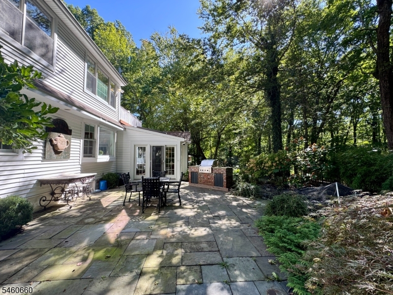 463 Laurel Ln Property Photo 10