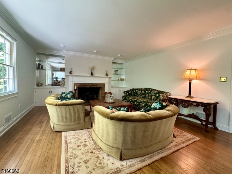 463 Laurel Ln Property Photo 30