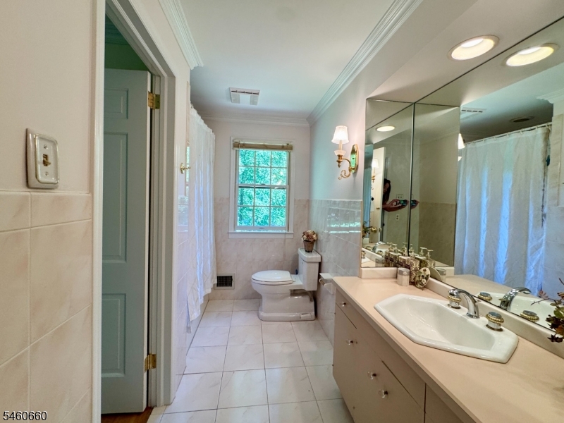 463 Laurel Ln Property Photo 41