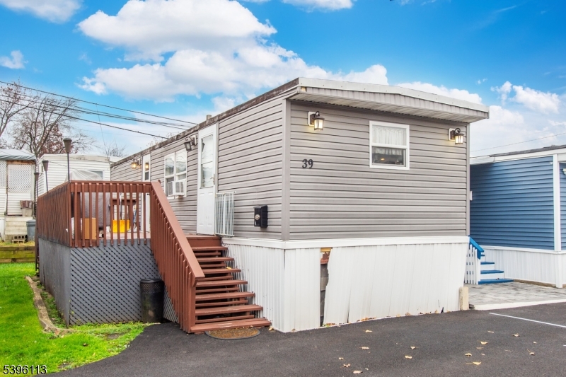 39 Helen Drive Property Photo 1