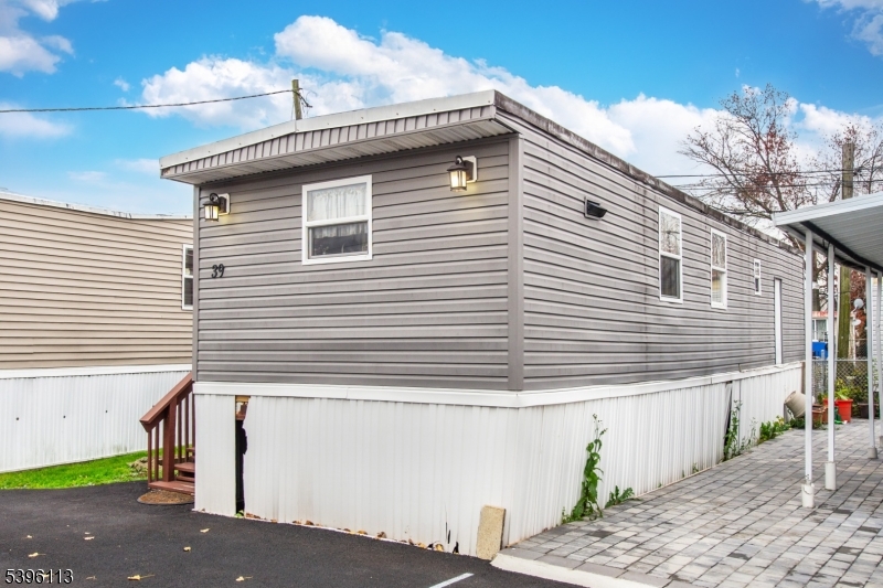 39 Helen Drive Property Photo 17