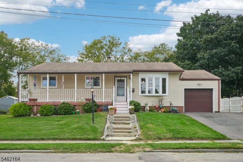 25 Lawrence Dr Property Photo 1