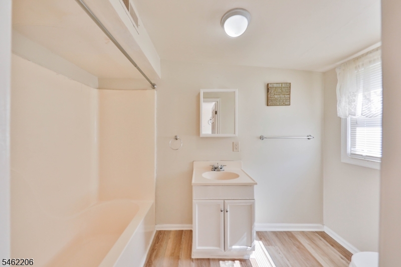 34 Bennett St 36b Property Photo 10