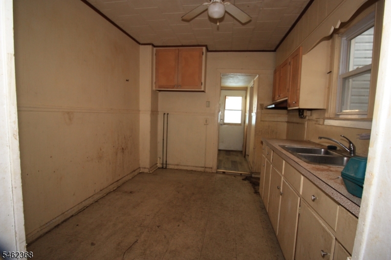 755 S Main St Property Photo 6