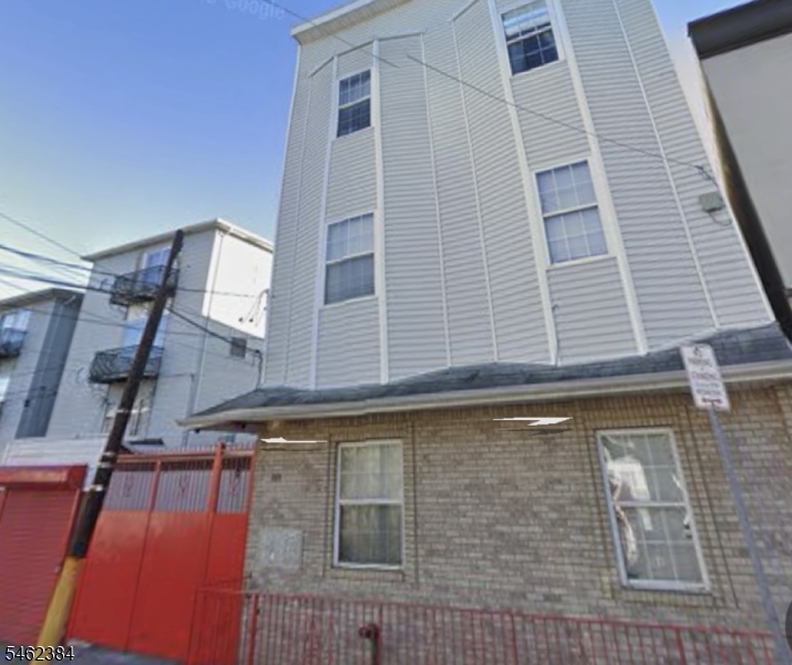 109 Fleming Ave Property Photo 1