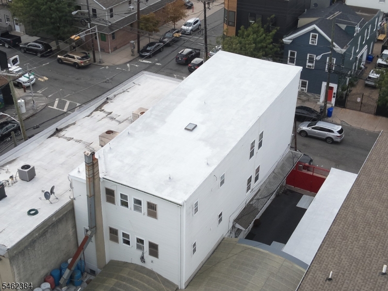 109 Fleming Ave Property Photo 4