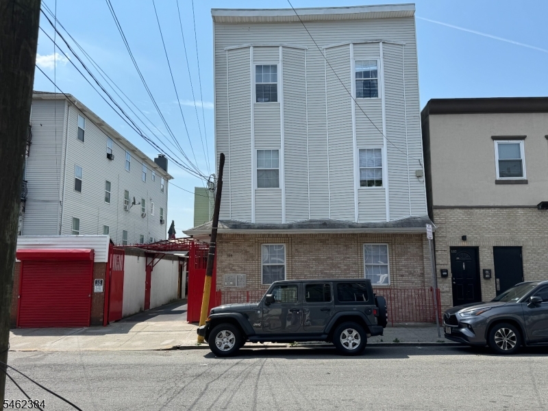 109 Fleming Ave Property Photo 8