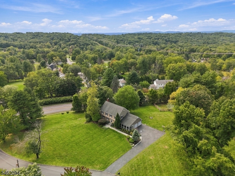 2 Timberline Dr Property Photo 2