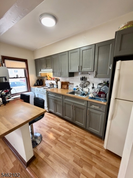15 Hensler St Property Photo 17