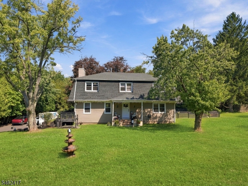 225 Hockenbury Rd Property Photo 3