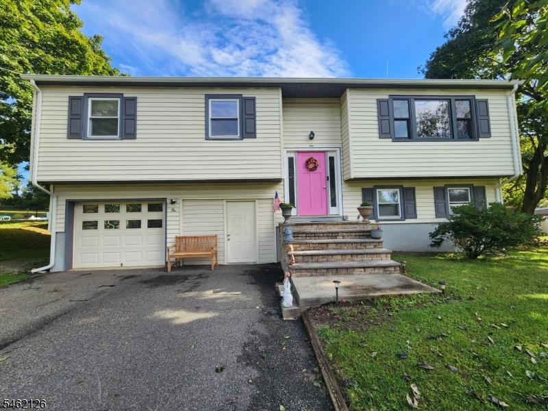 10 Parkview Dr Property Photo 1