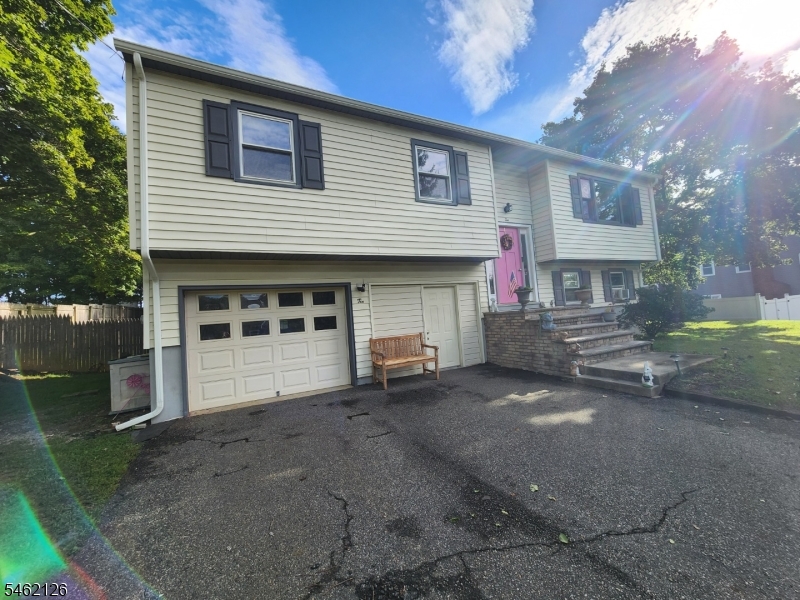 10 Parkview Dr Property Photo 2
