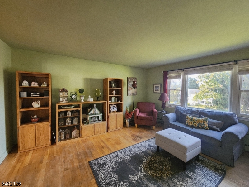 10 Parkview Dr Property Photo 9