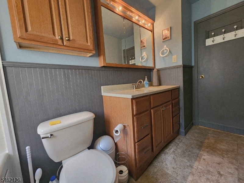 10 Parkview Dr Property Photo 12