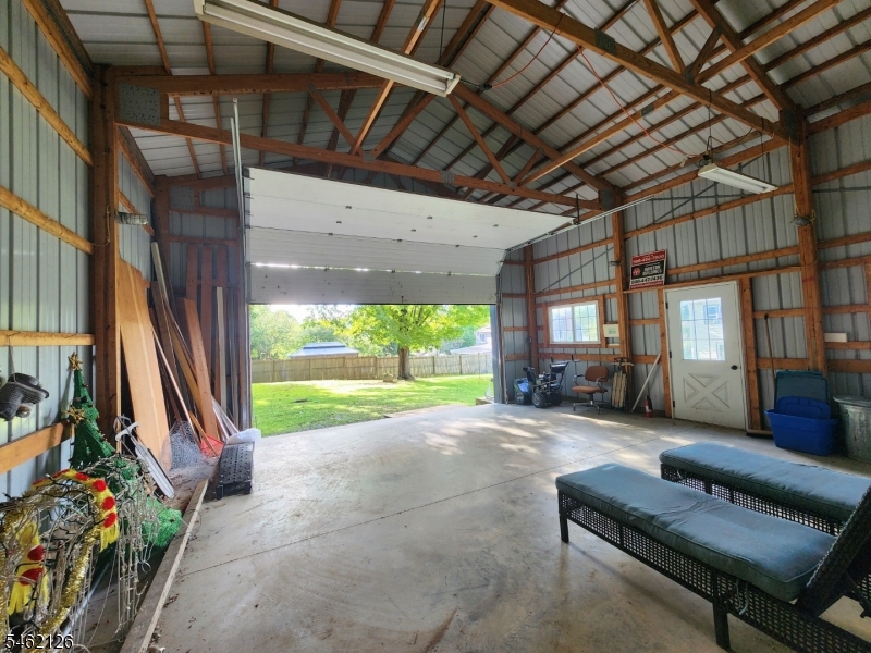 10 Parkview Dr Property Photo 34