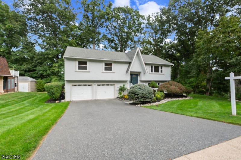39 William Dr Property Photo 1