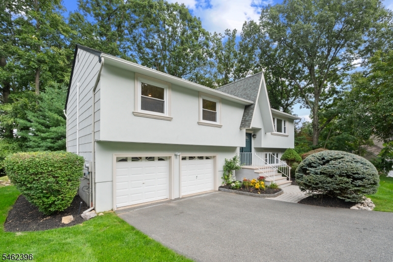 39 William Dr Property Photo 2