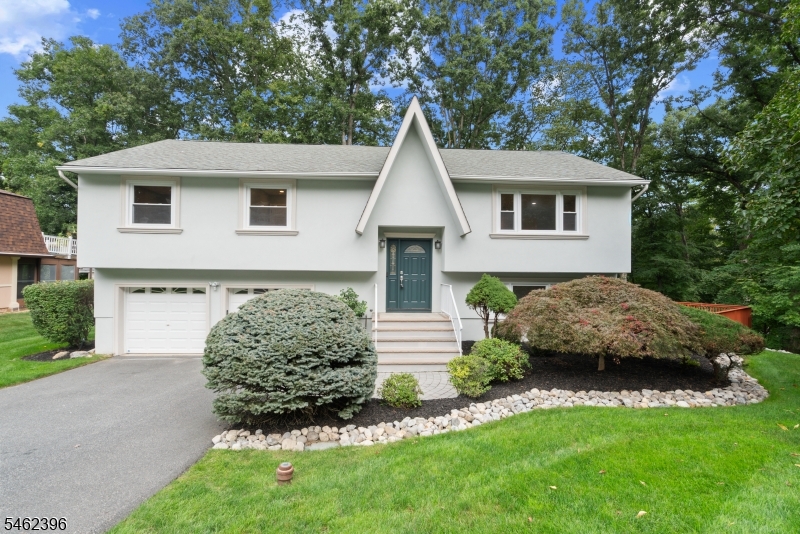 39 William Dr Property Photo 3