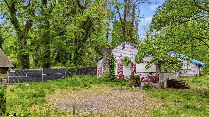 763 Montgomery Rd Property Photo 11