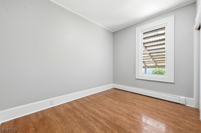 508 2nd St Property Photo 11