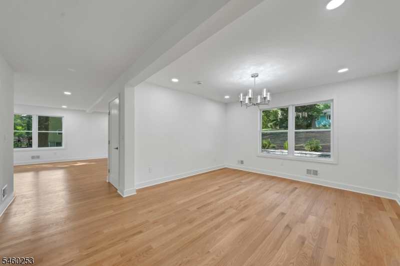 39 Woodcrest Rd Property Photo 18