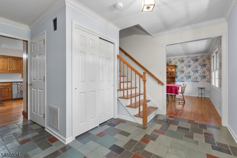 111 Carriage Hill Way Property Photo 4