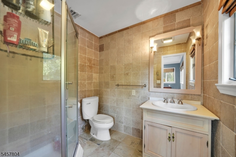 19 Pepper Rd Property Photo 10