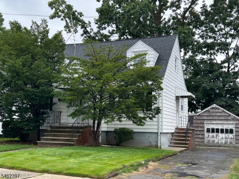 222 Terrace Ave Property Photo 1