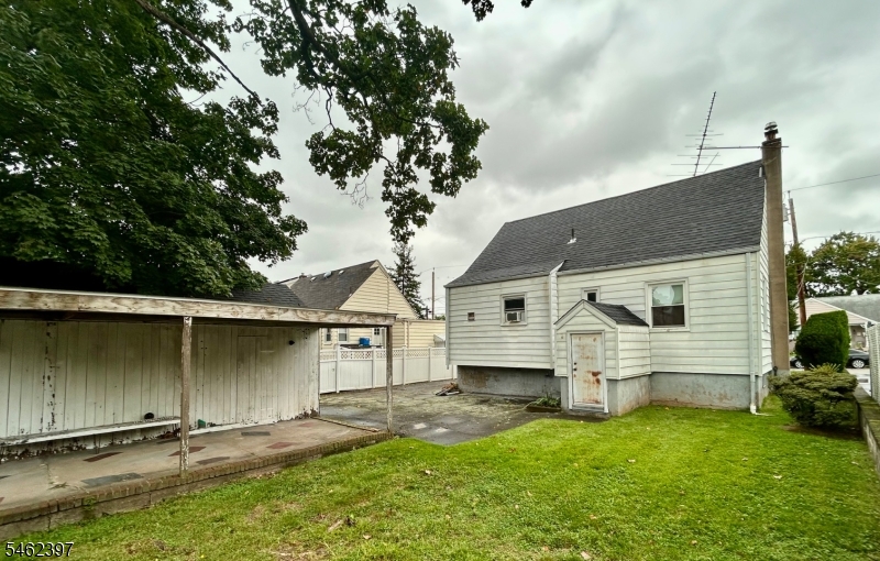 222 Terrace Ave Property Photo 3
