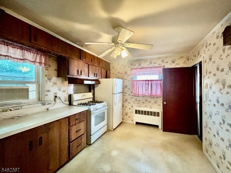222 Terrace Ave Property Photo 8
