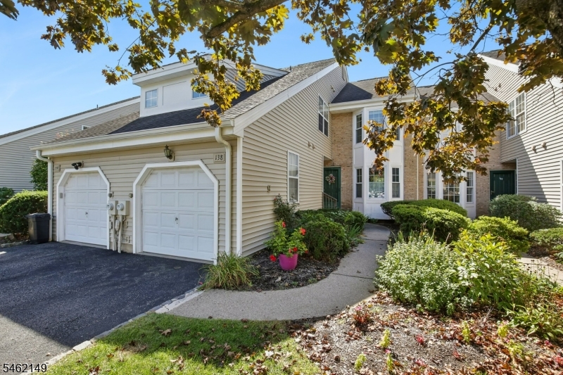 138 Leonardo Dr Property Photo 2