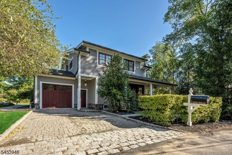 3 Aster Ter Property Photo 3