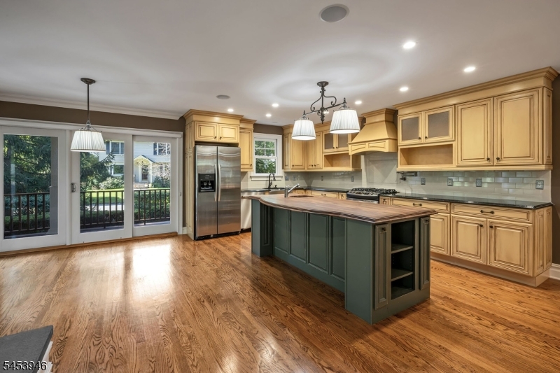 3 Aster Ter Property Photo 11