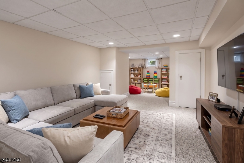 3 Aster Ter Property Photo 26